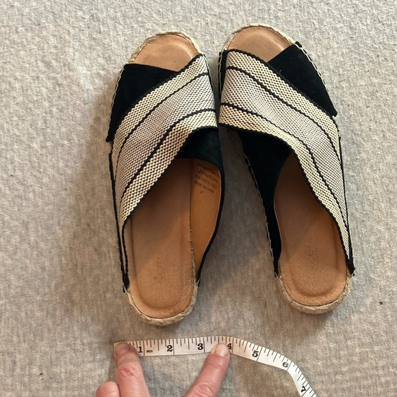 Hippie style shoes & in excellent condition. - Picture 7 of 7